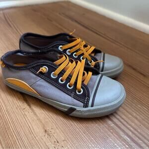 Umi Jett B II kids low top sneakers SIZE 13